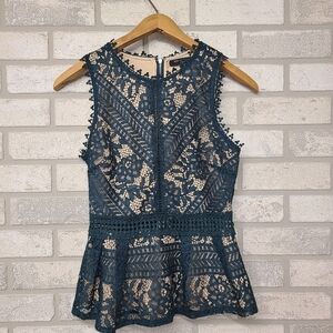 Romeo + Juliet Couture Sleeveless Crocheted Top Green Cream Size Small